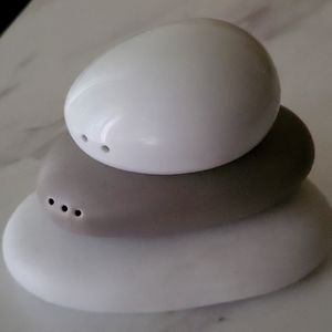 Salt and pepper holder